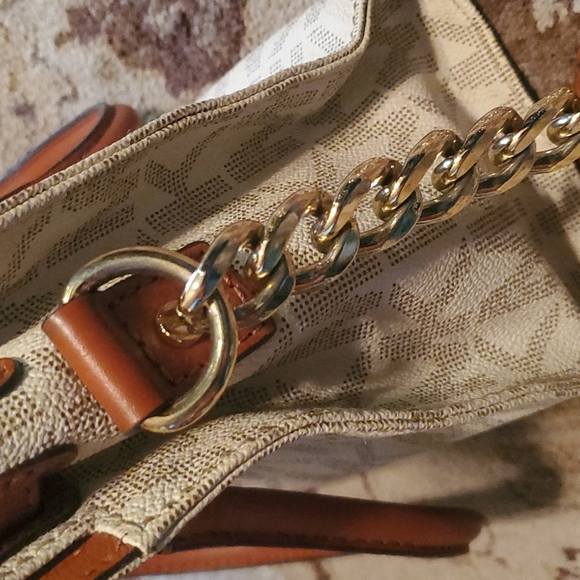 Michael KorsHamilton Monogram Signature Logo Medium - Picture 9 of 10